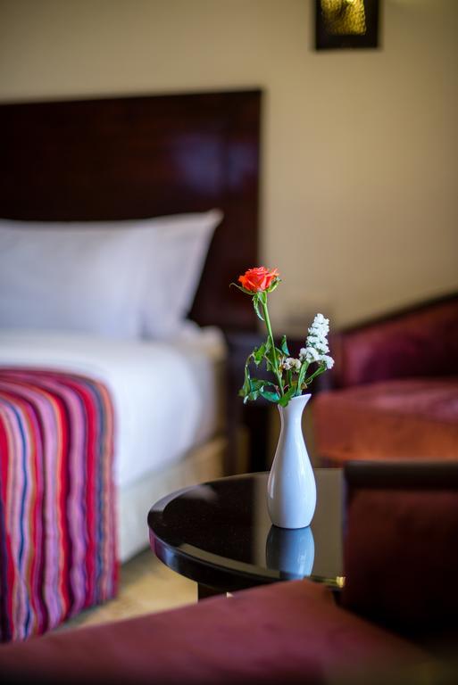 Hotel Les Trois Palmiers Marrakesh Exterior photo