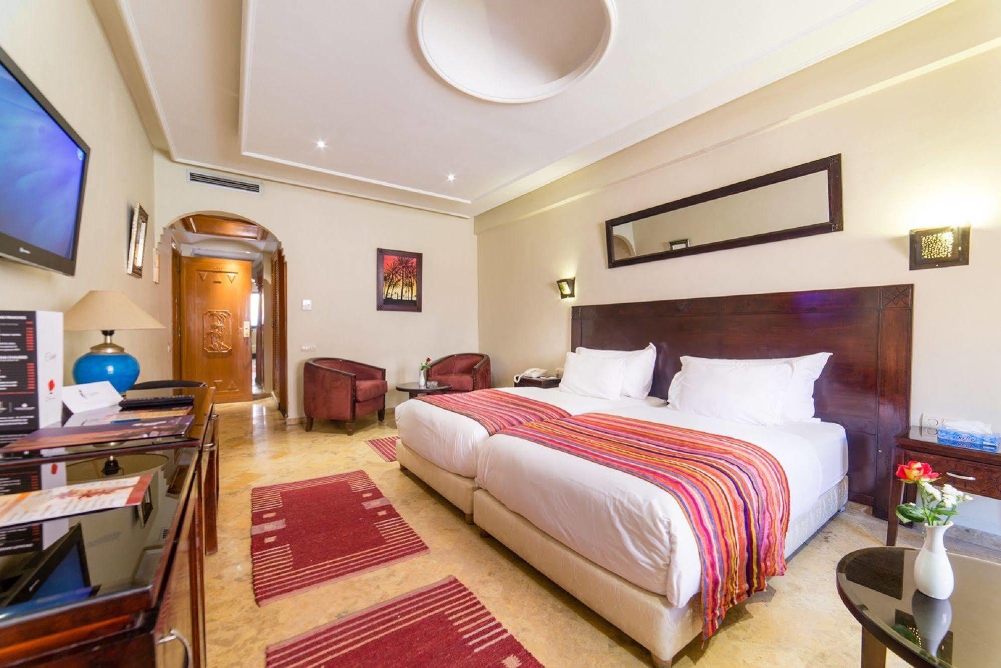 Hotel Les Trois Palmiers Marrakesh Exterior photo