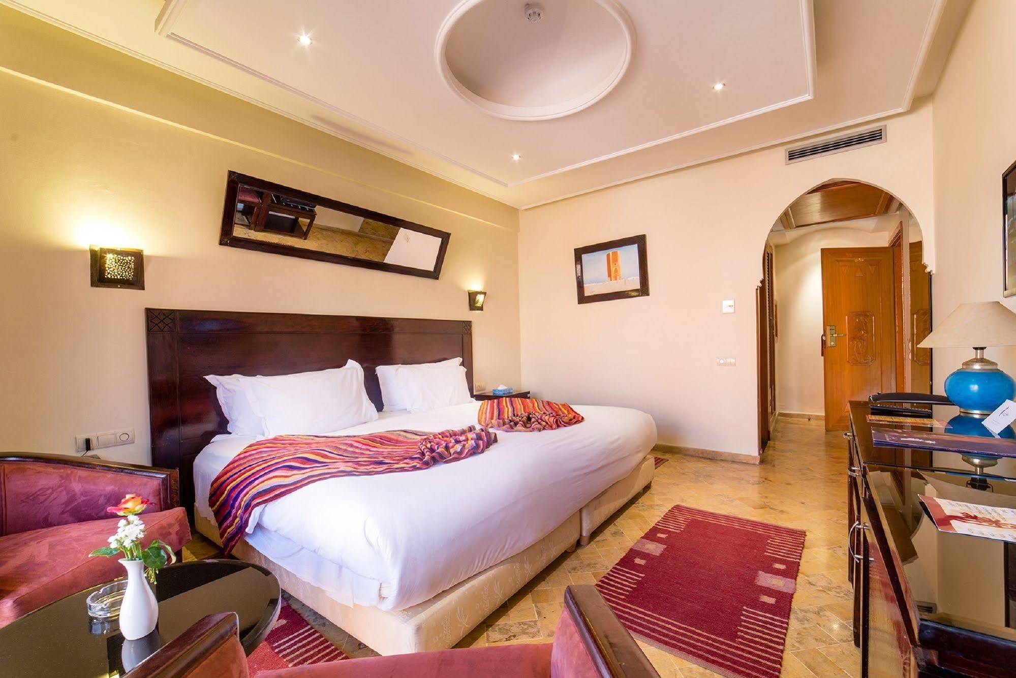 Hotel Les Trois Palmiers Marrakesh Exterior photo